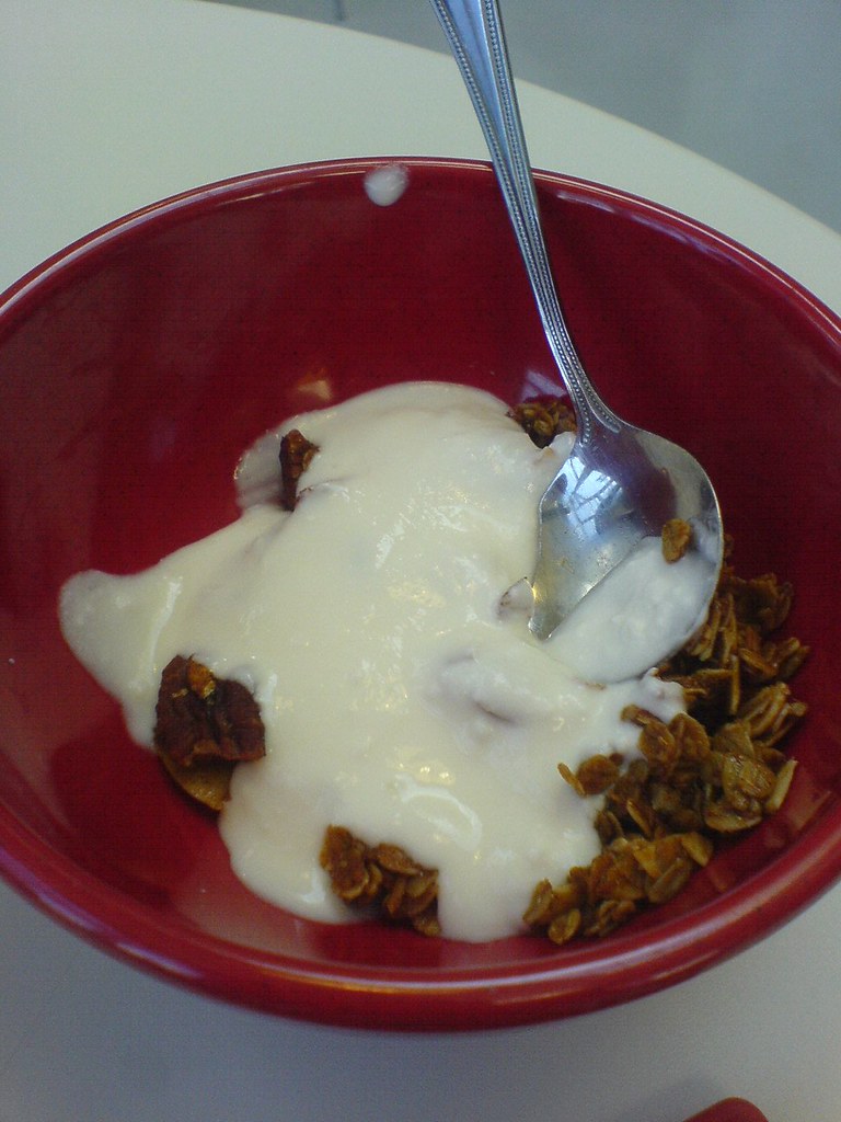 El yogur, ese snack saludable que dañaría tus dientes