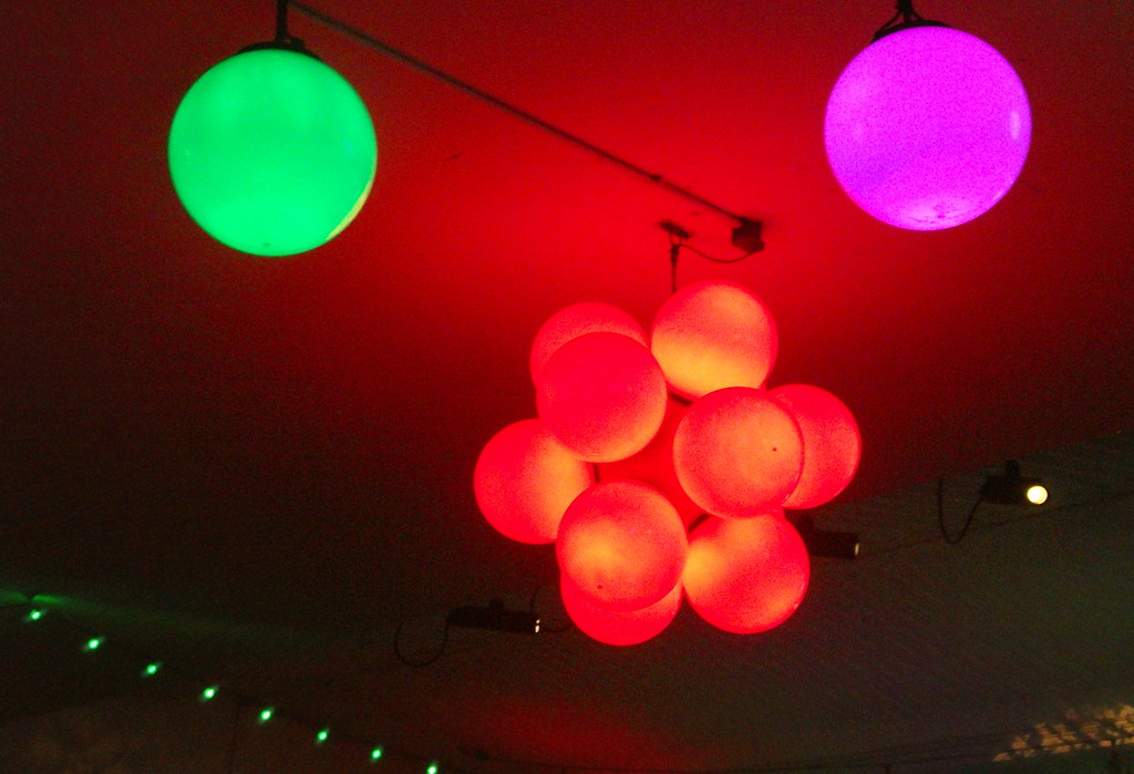 Karaoke y luces rosas: EE.UU. celebra el Día de Dolly Parton