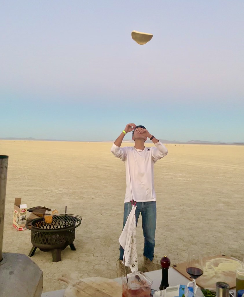 La pizza más cara: un billonario la llevó hasta Burning Man