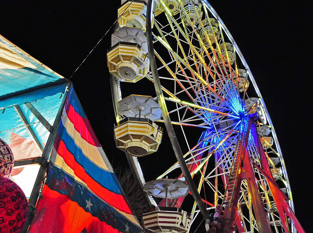 En Oktoberfest reparten shorts para frenar videos indebidos