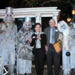 Así logra ‘Ghosts’ hacer reír sin fallar en historia